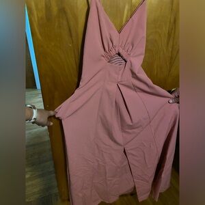 Cutout long dress with slit